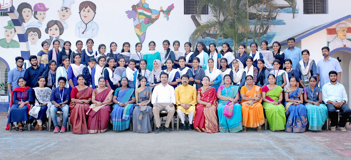 Students of 2021-23 batch with staff, Chairman and members of Management
